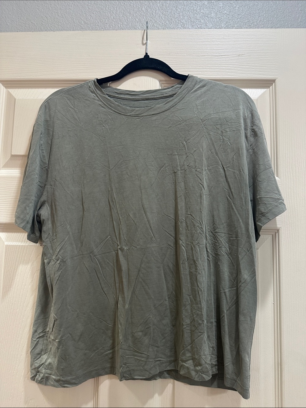 Abercrombie and Fitch Women’s Classic Crew Neck T-Shirt - Olive Green